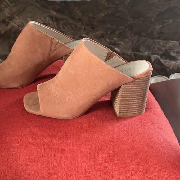 Kenneth Cole Leather Heels - Picture 2 of 9
